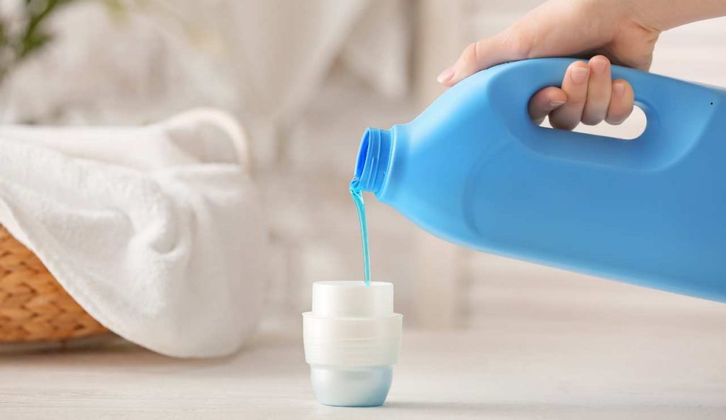 Detersivo, ma davvero usate questo per i vostri panni? Li rovina e dopo 3 lavaggi dovete buttarli | La verità assurda