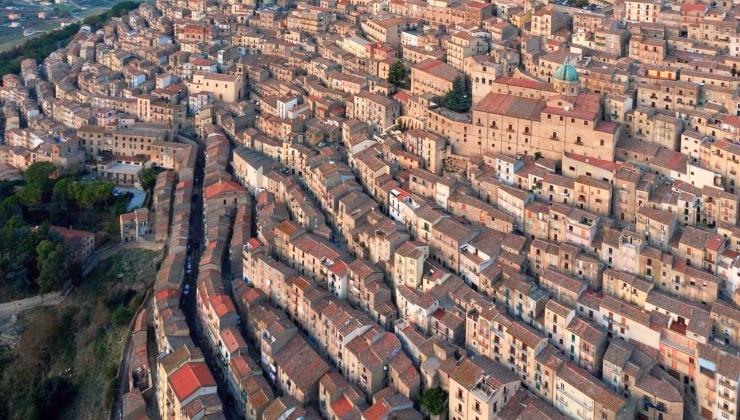 Ultim’ora, “Approvato il primissimo Superbonus casa Sicilia”: paghi un euro e ti danno un’intera villa vista mare