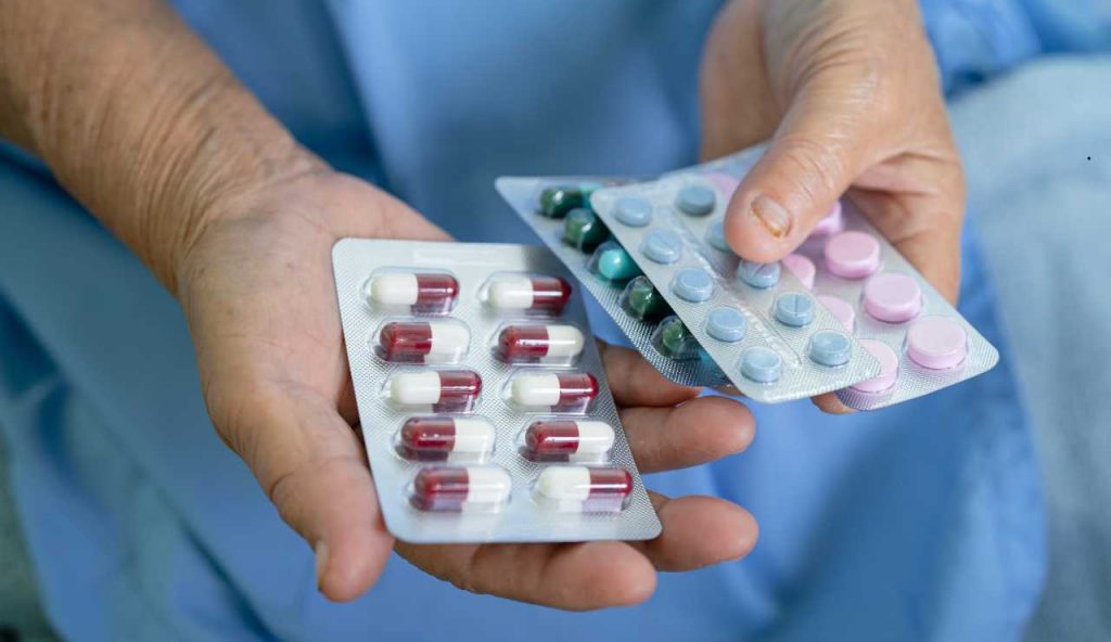 Ufficiale, “Vietato comprare farmaci per il raffreddore”: dovete tenervi l’influenza e zitti | Confermata la ‘legge’