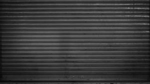 Serrande chiuse - fonte_Freepik - sicilianews24.it