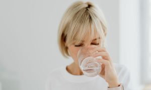 Ti pagano per bere acqua: cosa sapere