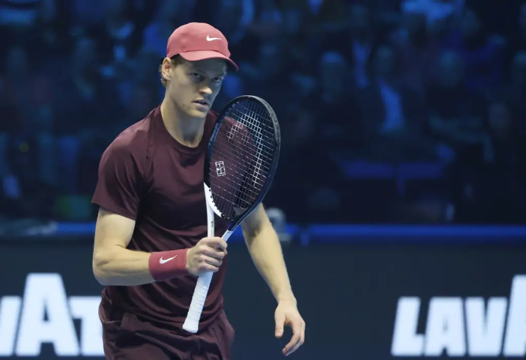 Terza vittoria per Sinner alle Atp Finals, piegato anche Shelton