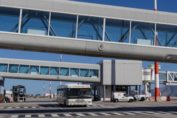 Caro voli, bonus prorogato al 28 febbraio 2026. Aricò: “Garantiamo lo sconto anche durante le festività”