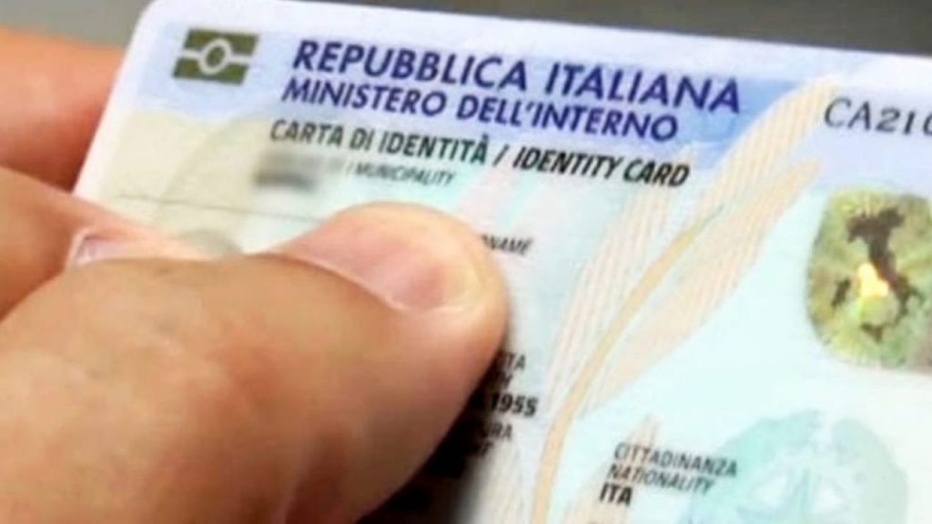 Salutate la carta di identità, dal 2026 vi potete identificare solo così: sembra un film di fantascienza ma è tutto vero