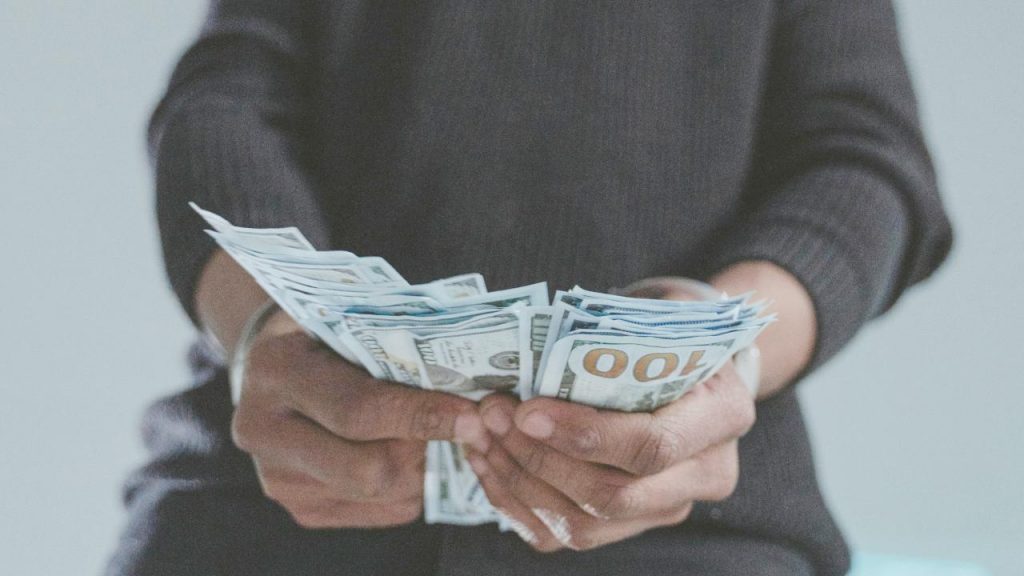 Lo chiamano già l’ELON MUSK italiano: chi è nato sotto questo segno sta per ricevere un assegno bello ghiotto