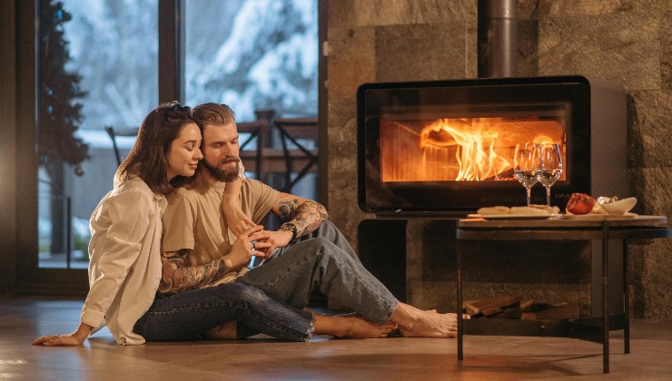 Addio termosifoni: con il metodo del fuoco la bolletta si azzera e riscaldate tutta la casa