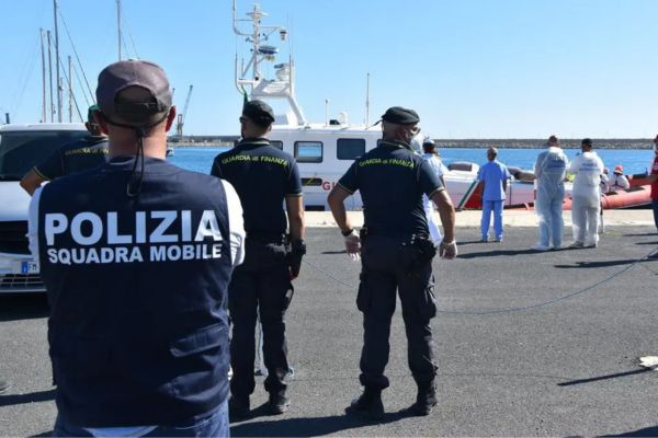 Tre scafisti fermati a Pozzallo per favoreggiamento dell’immigrazione clandestina
