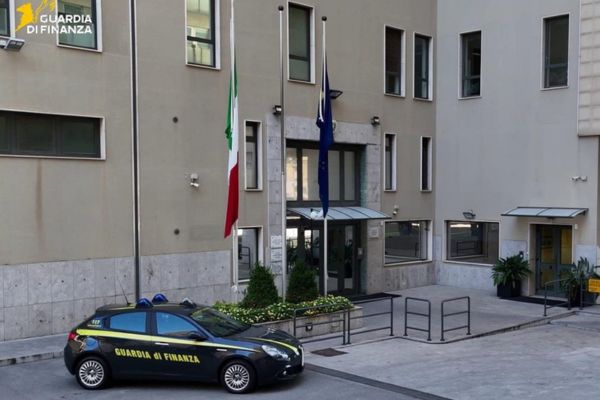 Palermo, ex amministratore di condominio ai domiciliari: sequestrati oltre 197mila euro