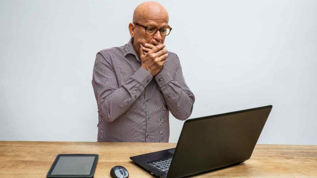 Ufficiale banca, “Chiusi 42 sportelli”: allarme fallimento | Se i vostri soldi sono qui dovete fare molta attenzione