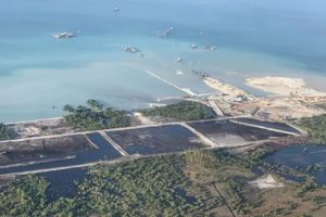 Agenzie britanniche e olandesi ritirano finanziamenti dal controverso progetto LNG di Total in Mozambico.