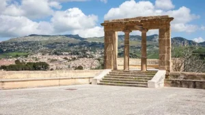 Questo e uno dei borghi più ricercati sul web, tra storia e rigenerazione urbana: si tratta di una...