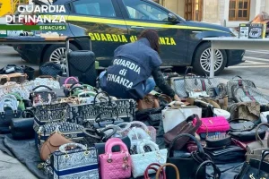 Un sofisticato giro di vendita di prodotti di lusso falsi è stato scoperto e smantellato dalla...