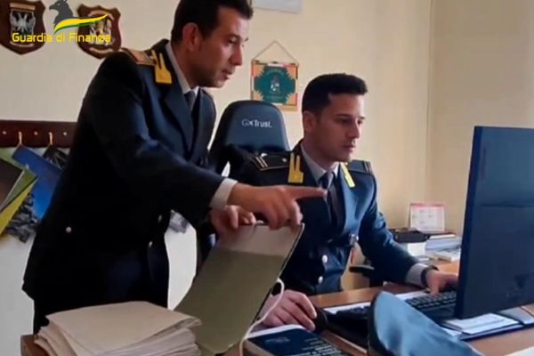 Reddito di Cittadinanza, scoperti 74 percettori irregolari nel Nisseno: indebiti per 400 mila euro