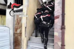 I carabinieri del Nucleo Investigativo del Comando provinciale di Messina stanno eseguendo...