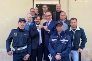 Consegnato oggi ai legittimi assegnatari l'appartamento che era stato vandalizzato lo scorso ottobre...