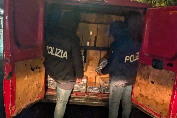 Catania, trasportava due tonnellate di fuochi d’artificio senza autorizzazione