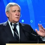 “Sono molto felice di inviare tanti auguri di buon Natale e buon anno a tutti gli amici della...