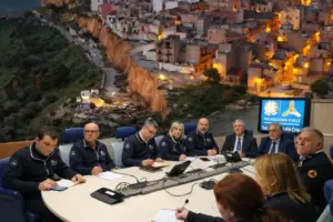 Frana a Niscemi, oltre mille evacuati: emergenza senza precedenti