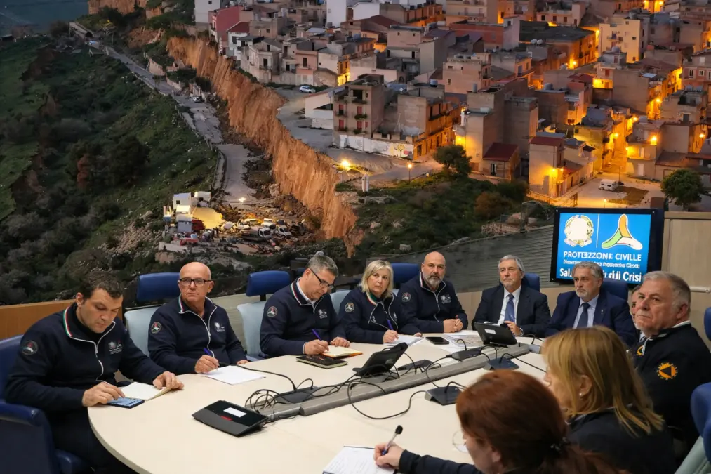 Frana a Niscemi, oltre mille evacuati: emergenza senza precedenti