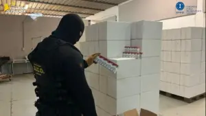 Maxi fabbrica di sigarette illegale scoperta dalla Guardia di Finanza