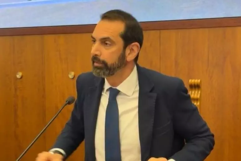 Messina, il sindaco Federico Basile annuncia le dimissioni: “Mi ricandido a guidare la città”
