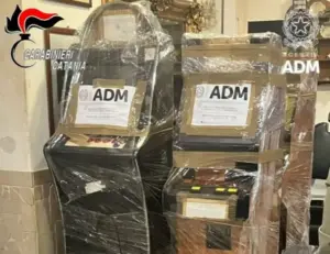 Gioco illegale a Catania: sequestrati apparecchi abusivi, titolare denunciata