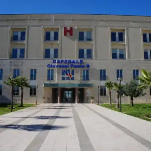 Scicli, muore in casa dopo le dimissioni: indagini sul decesso di una 50enne