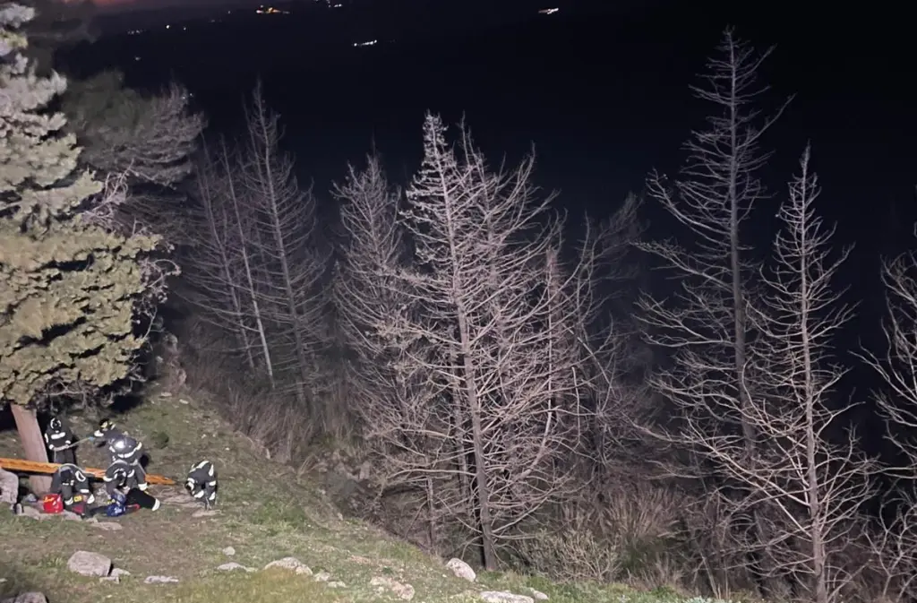 Donna cade in un dirupo nel Ragusano,salvata dai Vigili del Fuoco