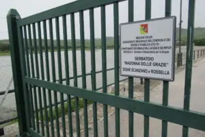 Invaso di Scanzano pieno oltre il limite: l’acqua in eccesso finisce in mare
