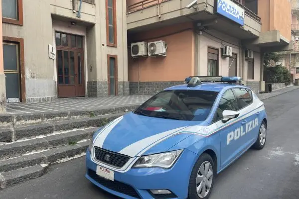 Si vendica del presunto amante dell’ex moglie: spaccati tutti i finestrini dell’auto