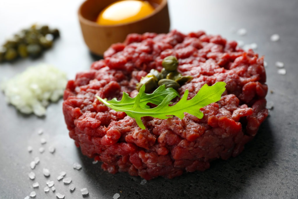 Allerta Listeria nei supermercati Iperal: richiamata tartare di scottona Indal