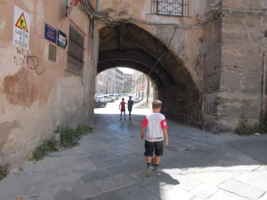 Aggressioni e tentativi di abuso: cresce la paura tra gli studenti a Palermo