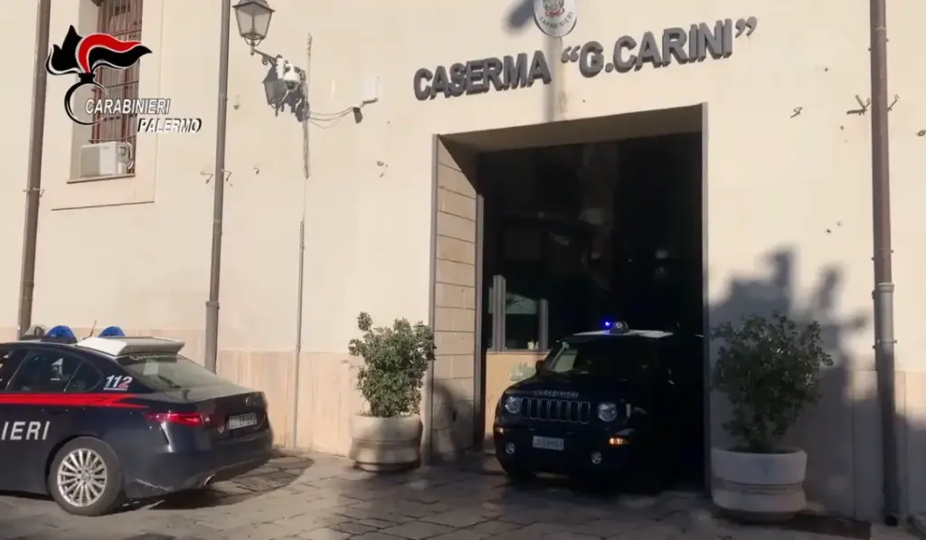 Palermo, blitz dei Carabinieri: due arresti per droga e sequestro di armi e hashish