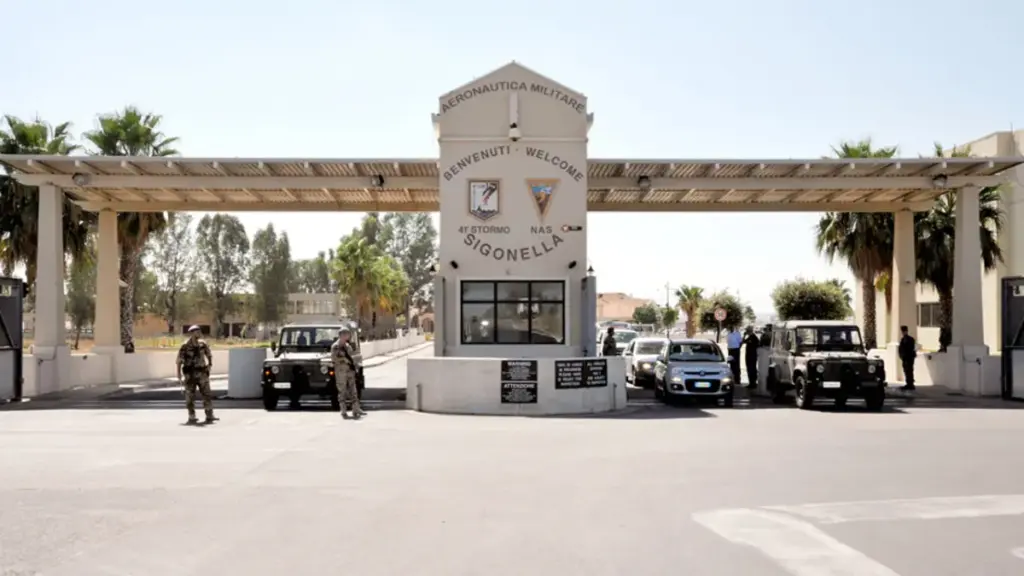 Attacco Usa e Israele all’Iran: caos nei cieli del Medio Oriente e allerta a Sigonella