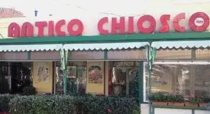 Dopo oltre un secolo chiude l’Antico Chiosco di Mondello