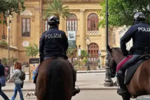 Furto in un negozio del centro: arrestato 34enne dopo inseguimento tra le vie cittadine