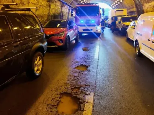 Maxi tamponamento in galleria sulla A20 Messina-Palermo: 80 mezzi coinvolti