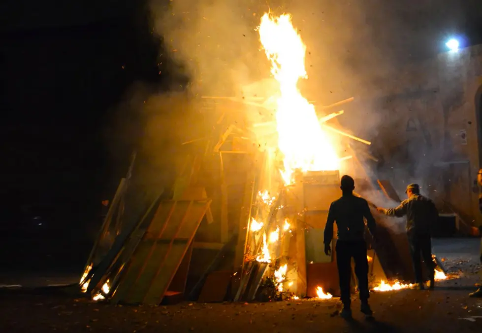 Palermo, emergenza “vampe” di San Giuseppe: incendi alle auto di due dirigenti RAP