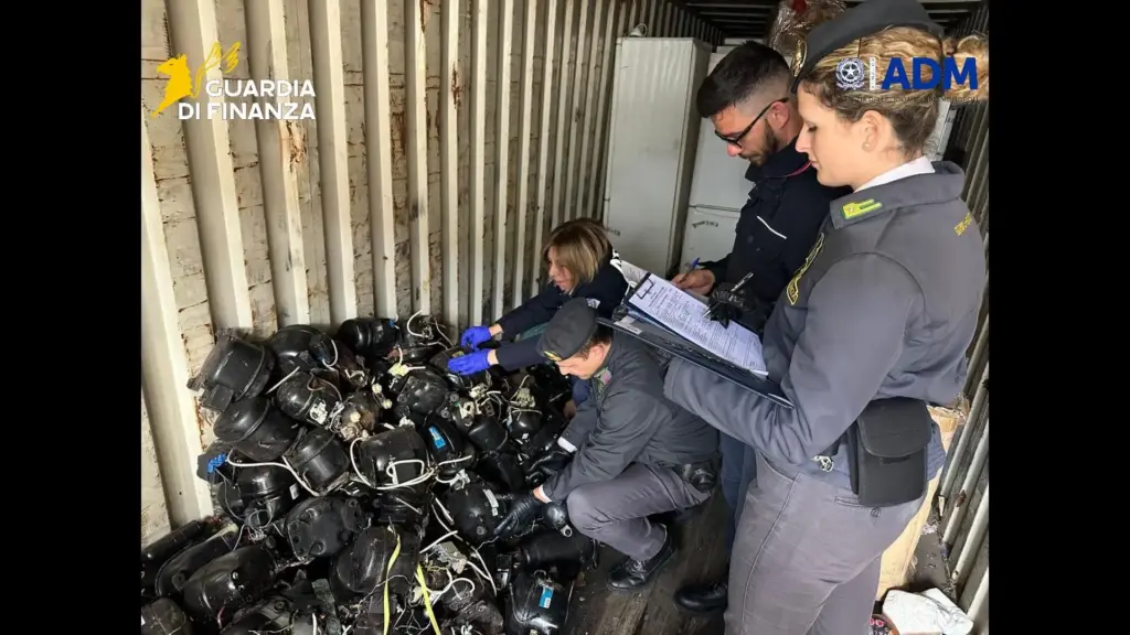 Porto di Palermo, sequestrato container con 20 tonnellate di rifiuti pericolosi destinati alla Nigeria