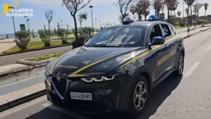 Catania, finisce la fuga del latitante Salvatore Chisari: arrestato in una villa a Giarre
