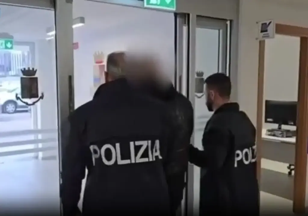 Catania, laboratorio della droga e dei documenti falsi: arrestato un ricercato