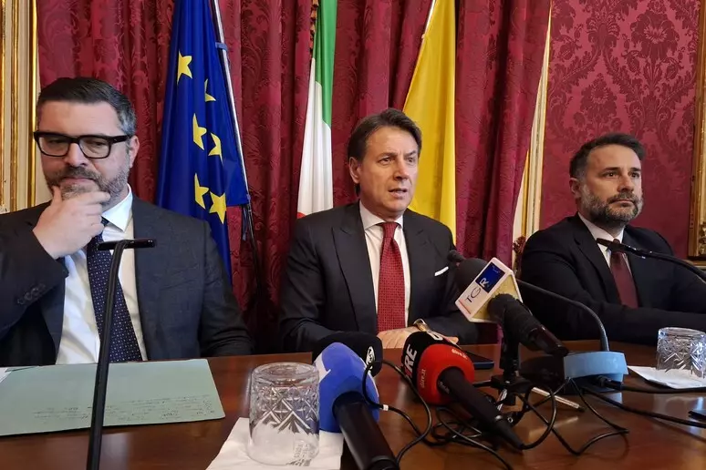 Conte: “Governo regionale in Sicilia deve andare a casa”