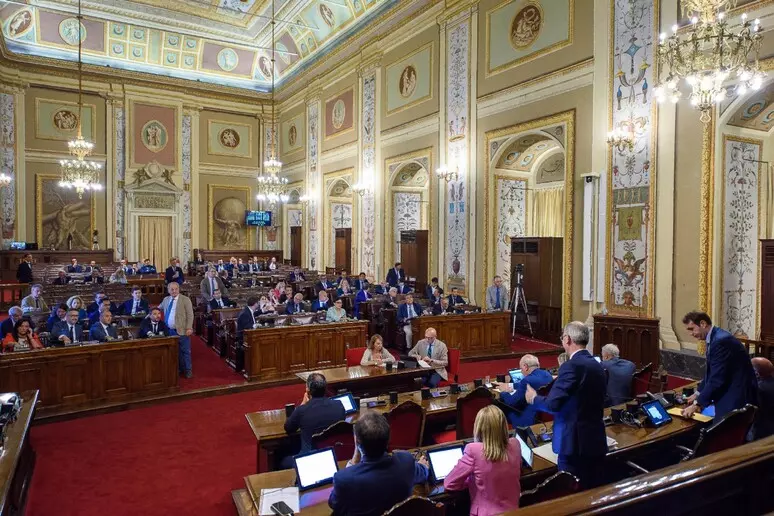 Ars approva variazioni e consolidato, recuperati 1,8 miliardi