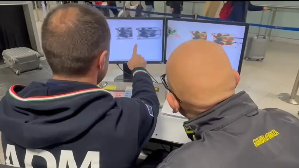 Palermo: sequestrati 470 Kg di alimenti non sicuri all’aeroporto Falcone-Borsellino