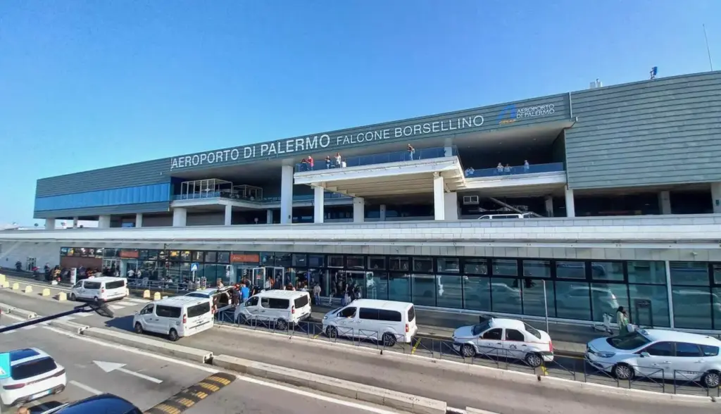 Aeroporto di Palermo, 340 mila passeggeri (+5%) in transito per ponte festività