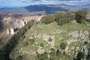 Frane e rischio crolli: maxi-intervento da 4,35 milioni a Geraci Siculo