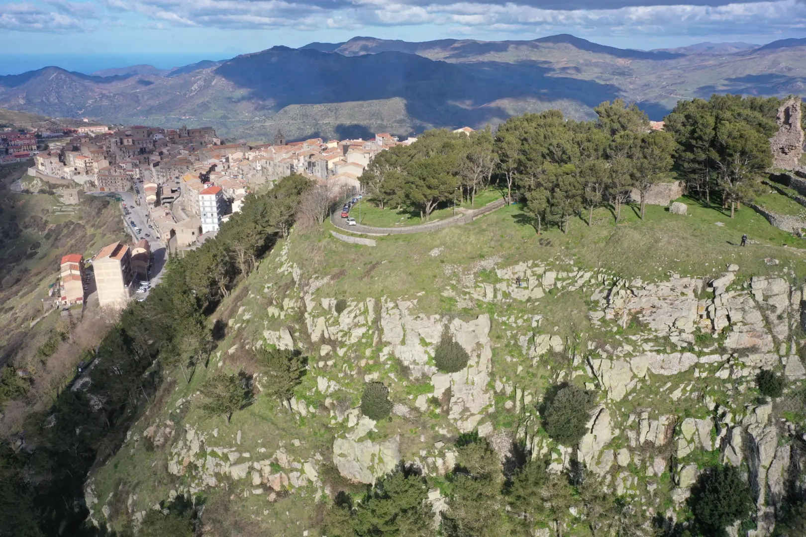 Frane e rischio crolli: maxi-intervento da 4,35 milioni a Geraci Siculo