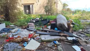 Ex Chimica Arenella, il Comune sostituisce i lucchetti: “Area nel mirino della criminalità”