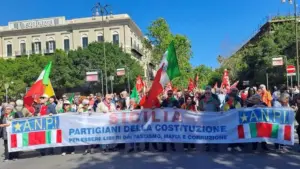 Palermo celebra il 25 aprile tra marce, bandiere e proteste contro il sindaco
