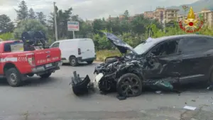 Incidente a Palermo: tre auto si scontrano, traffico in tilt sulla A29